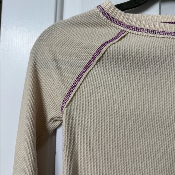 Free People Top, XS, Tan and Burgundy Stitching, Long Sleeves, Raglan NWOT - Picture 12 of 15